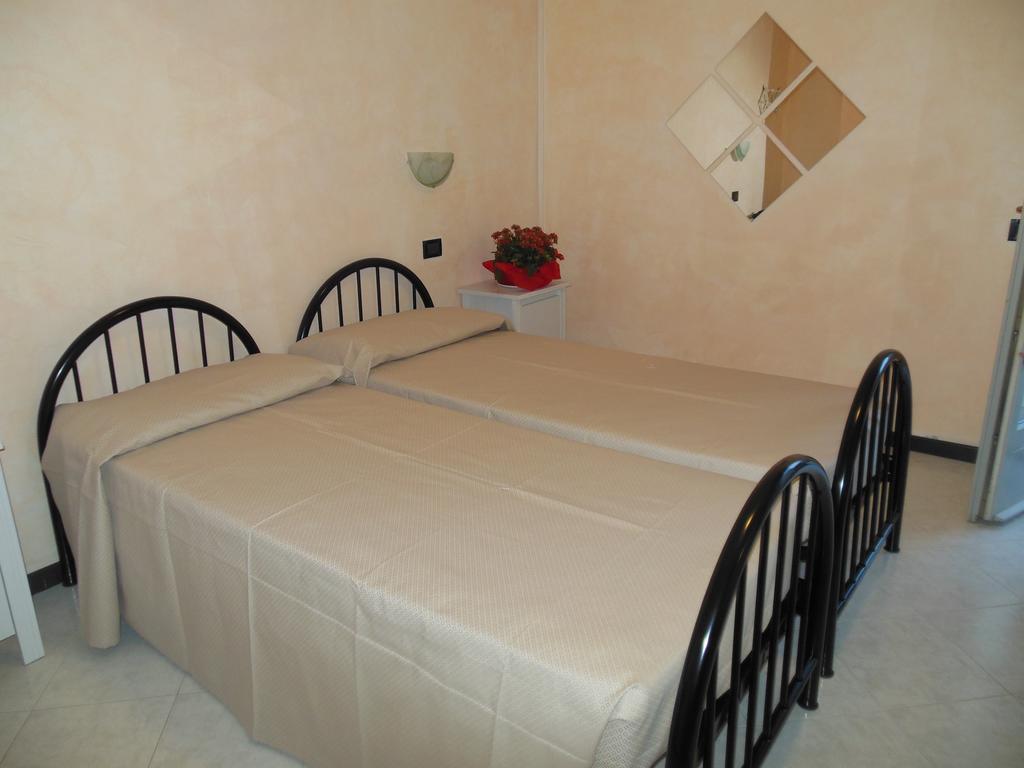 Residenza Hotel Garden Toscolano Maderno Chambre photo